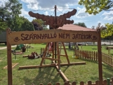 Az óperenciás tengeren és a családi napon túl ...